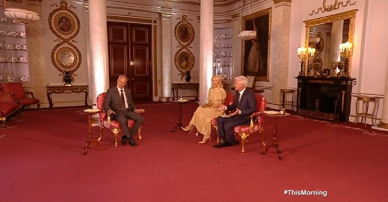 Phil Vickery speaking to Holly Willoughby and Phillip Schofield inside Buckingham Palace on This Morning today