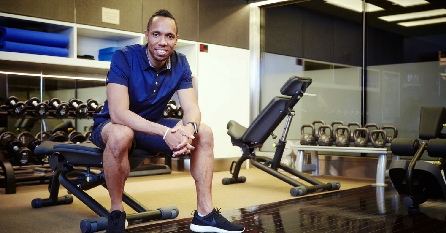 Jeremy Piven's celebrity trainer Ruben Tabares in the gym