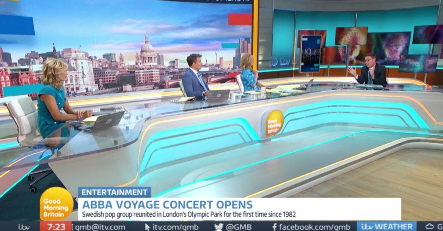 Richard Arnold addresses the other GMB presenters