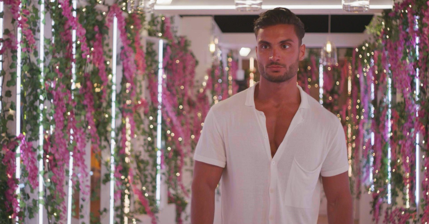 Italian bombshell Davide Sanclimenti entering the villa on Love Island