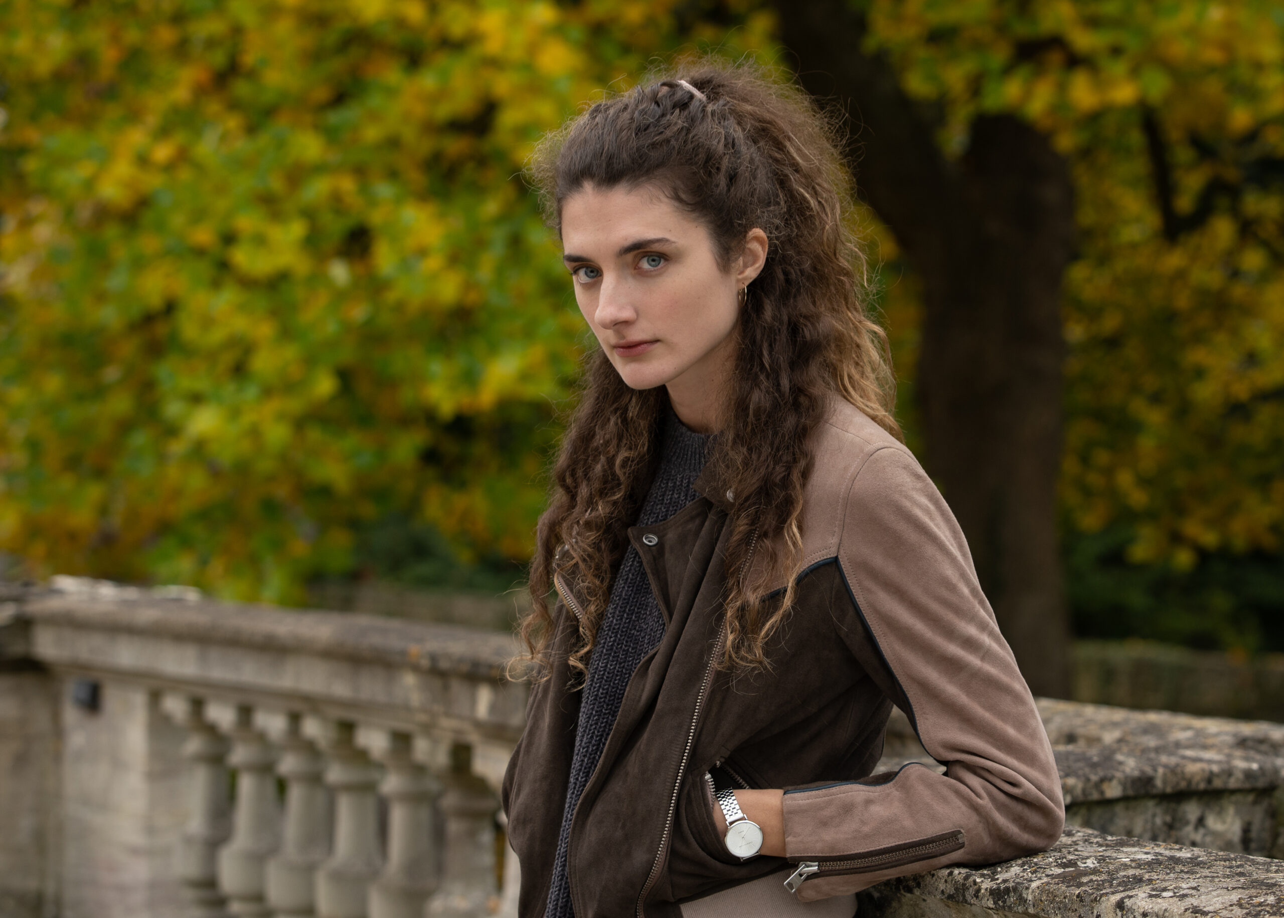 Daisy Bevan as Loz Addington