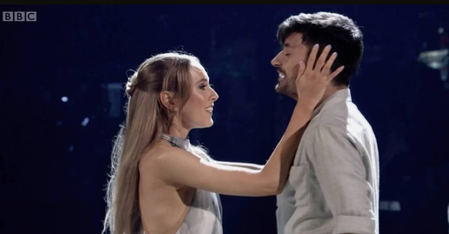 Rose Ayling-Ellis and Giovanni Pernice dancing on Strictly Come Dancing
