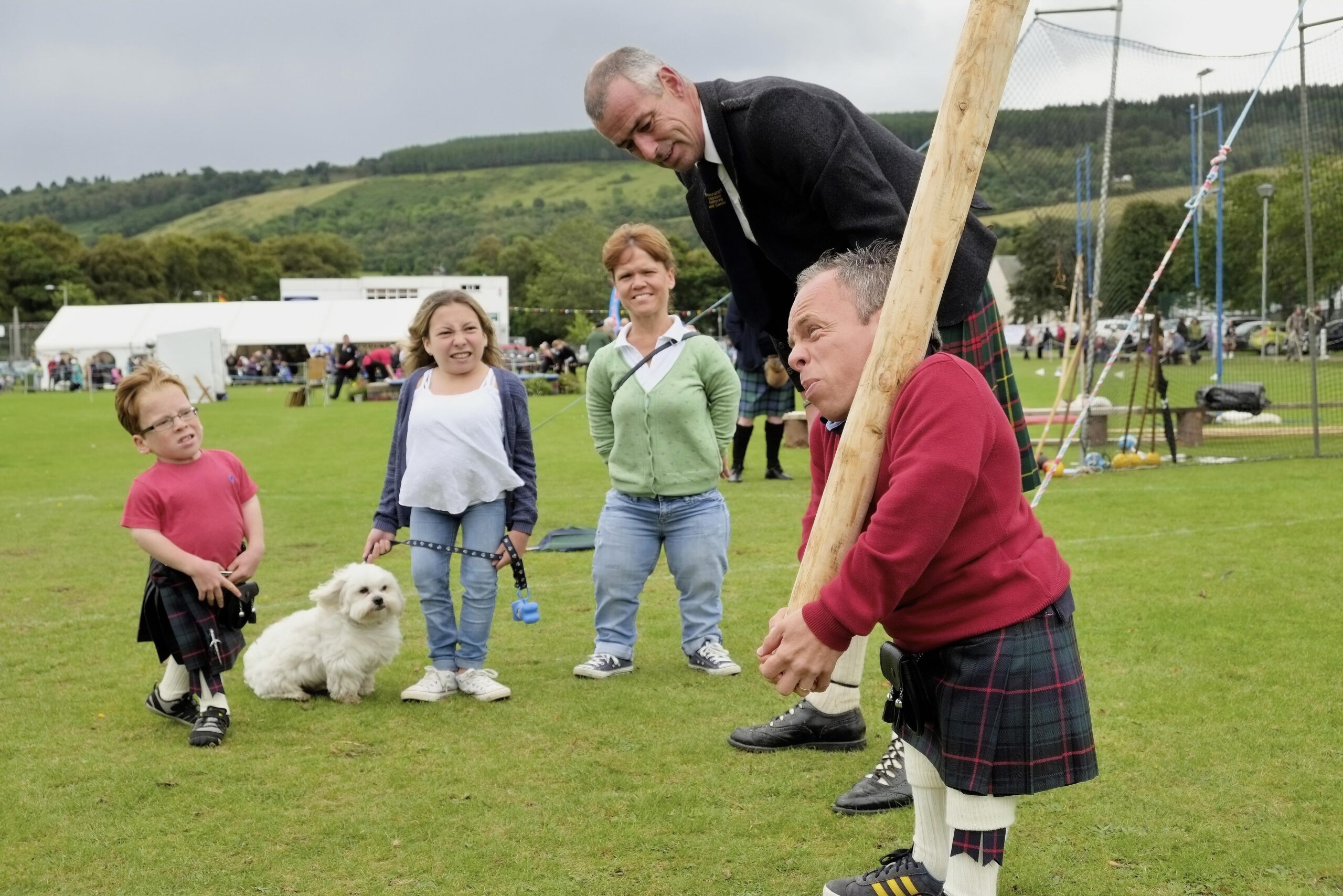 Warwick Davis and his family at the highland games