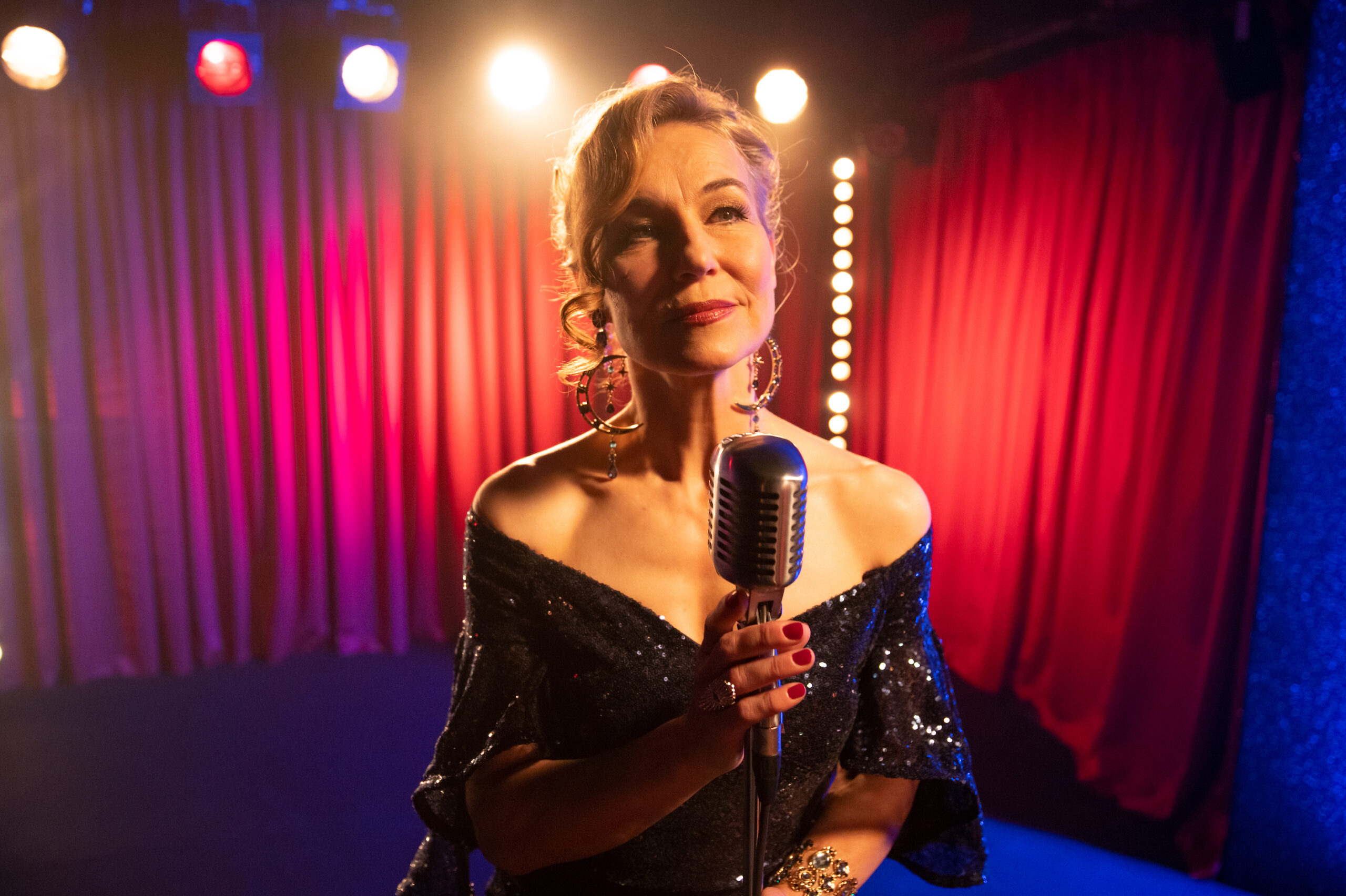 McDonald & Dodds Clouds Across the Moon cast: Joanna Riding as Maeve Gibney