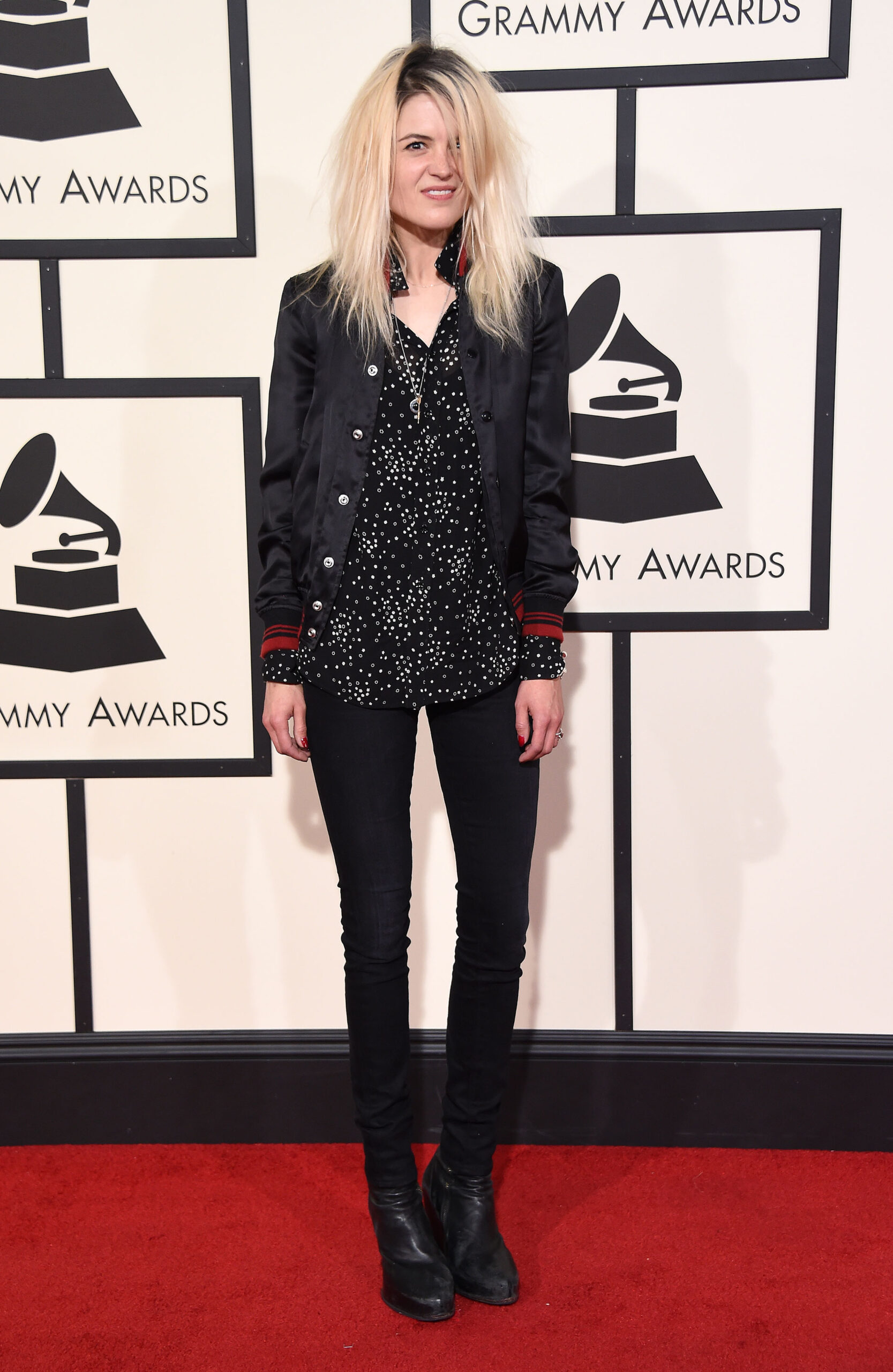 Alison Mosshart on the red carpet of the Grammys