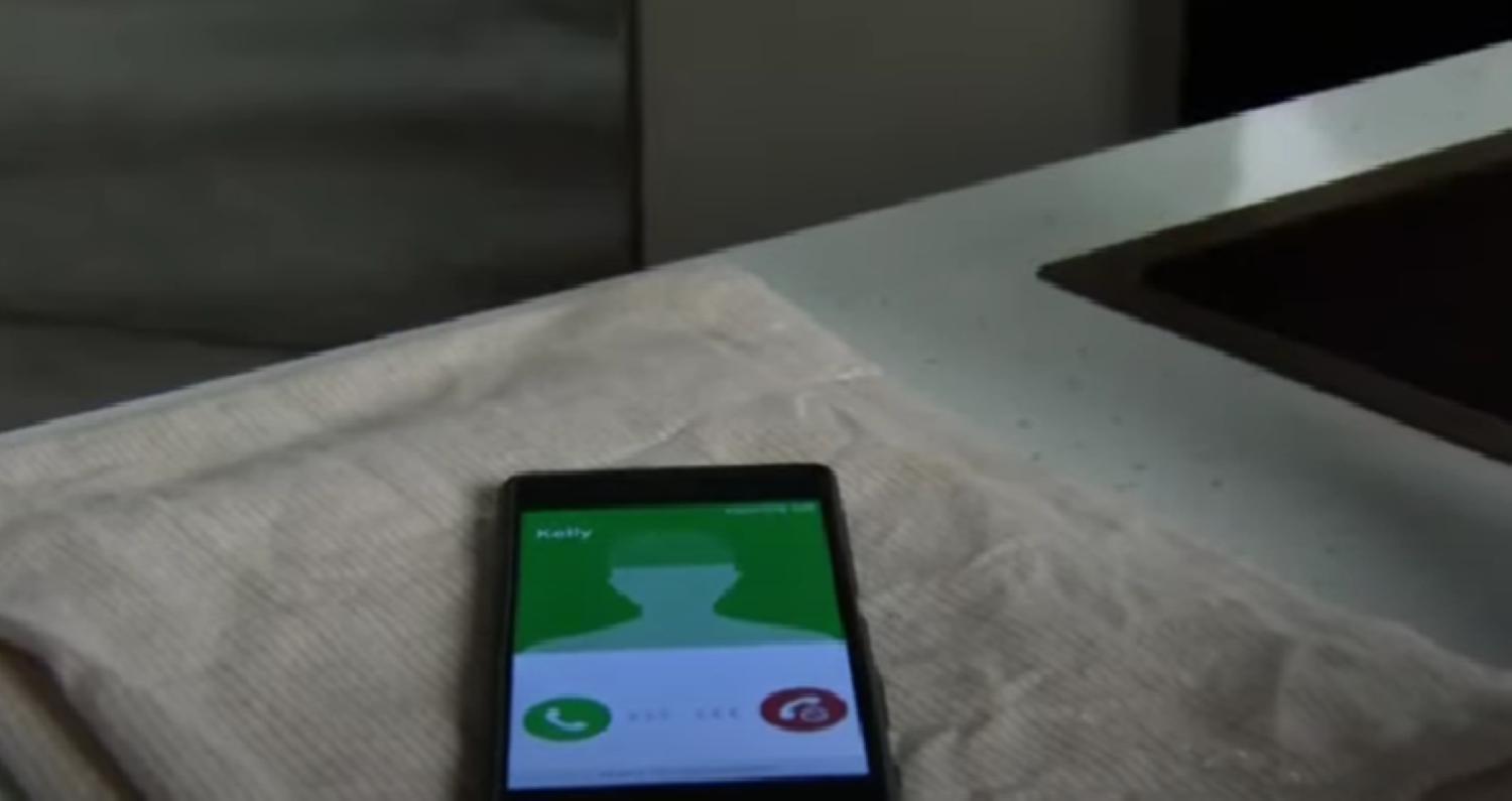 Kelly calling Gary's phone Corrie