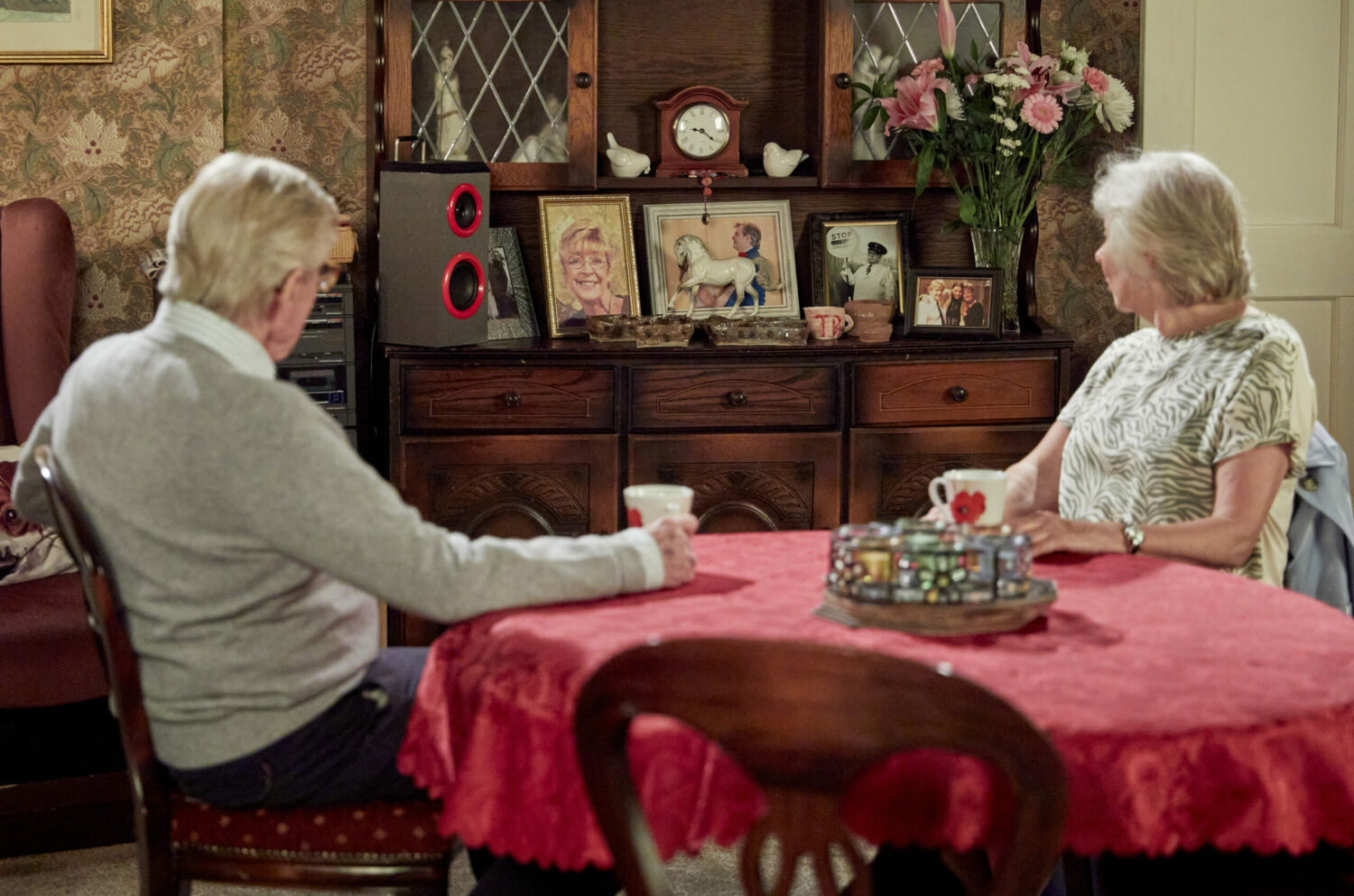 Coronation Street Ken and Wendy reconnect