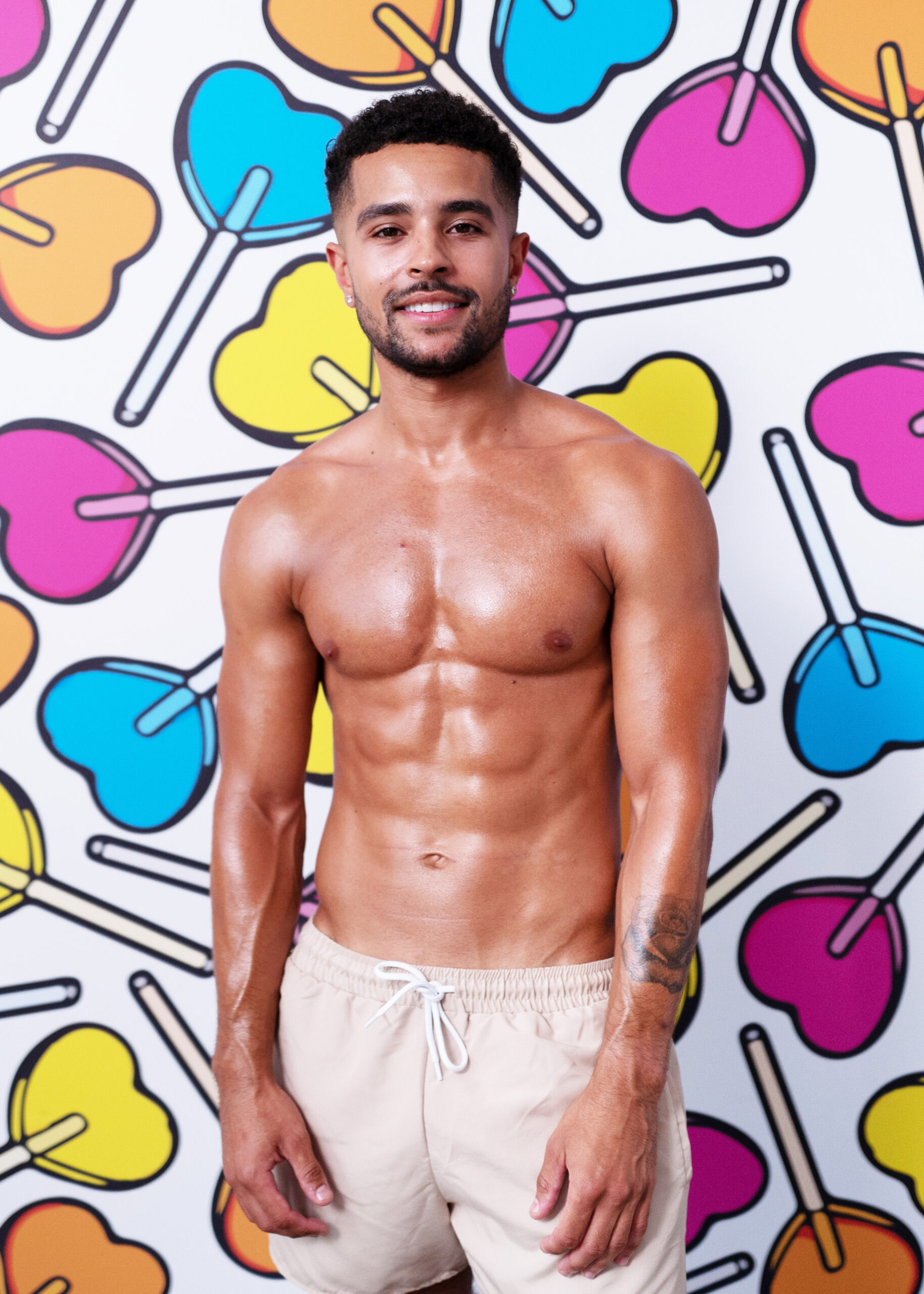Love Island spoilers: Bombshell Jamie with his six pack out