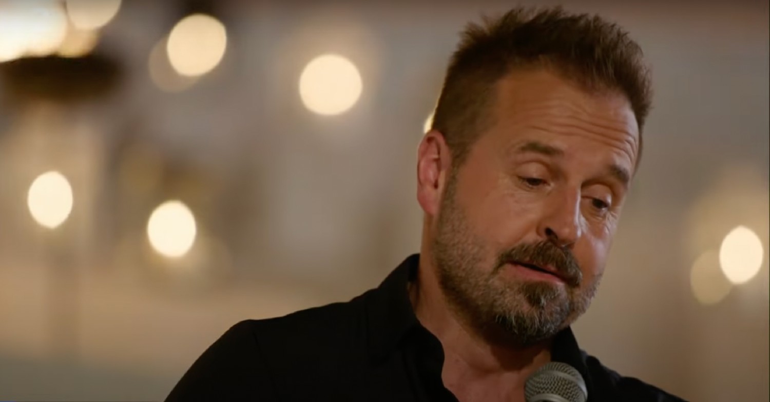 Alfie Boe on Love Island 2022