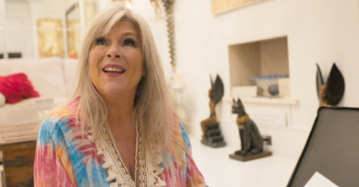 samantha fox looks up