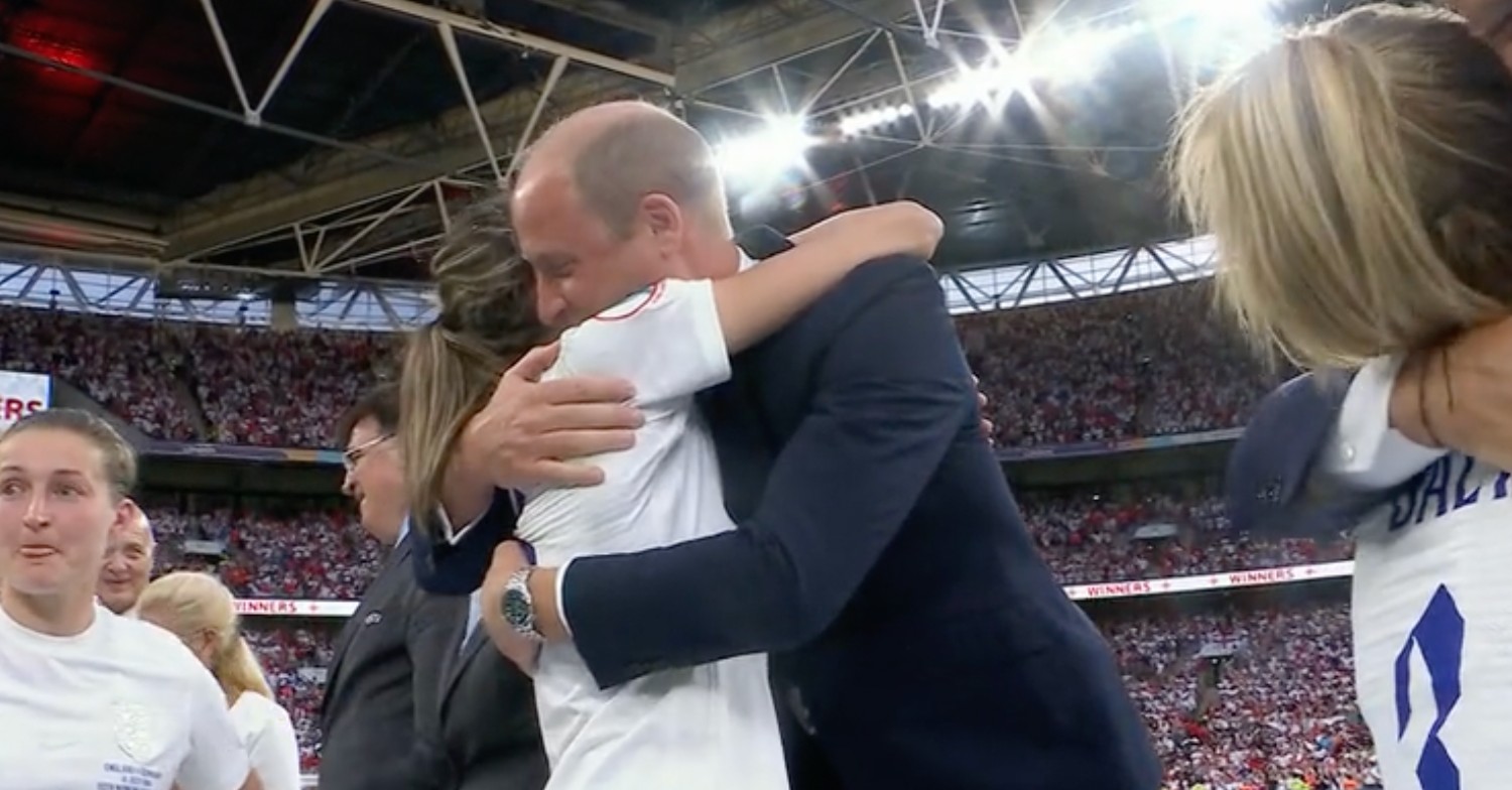 Prince William hugging England stars Lionesses Euro 2022