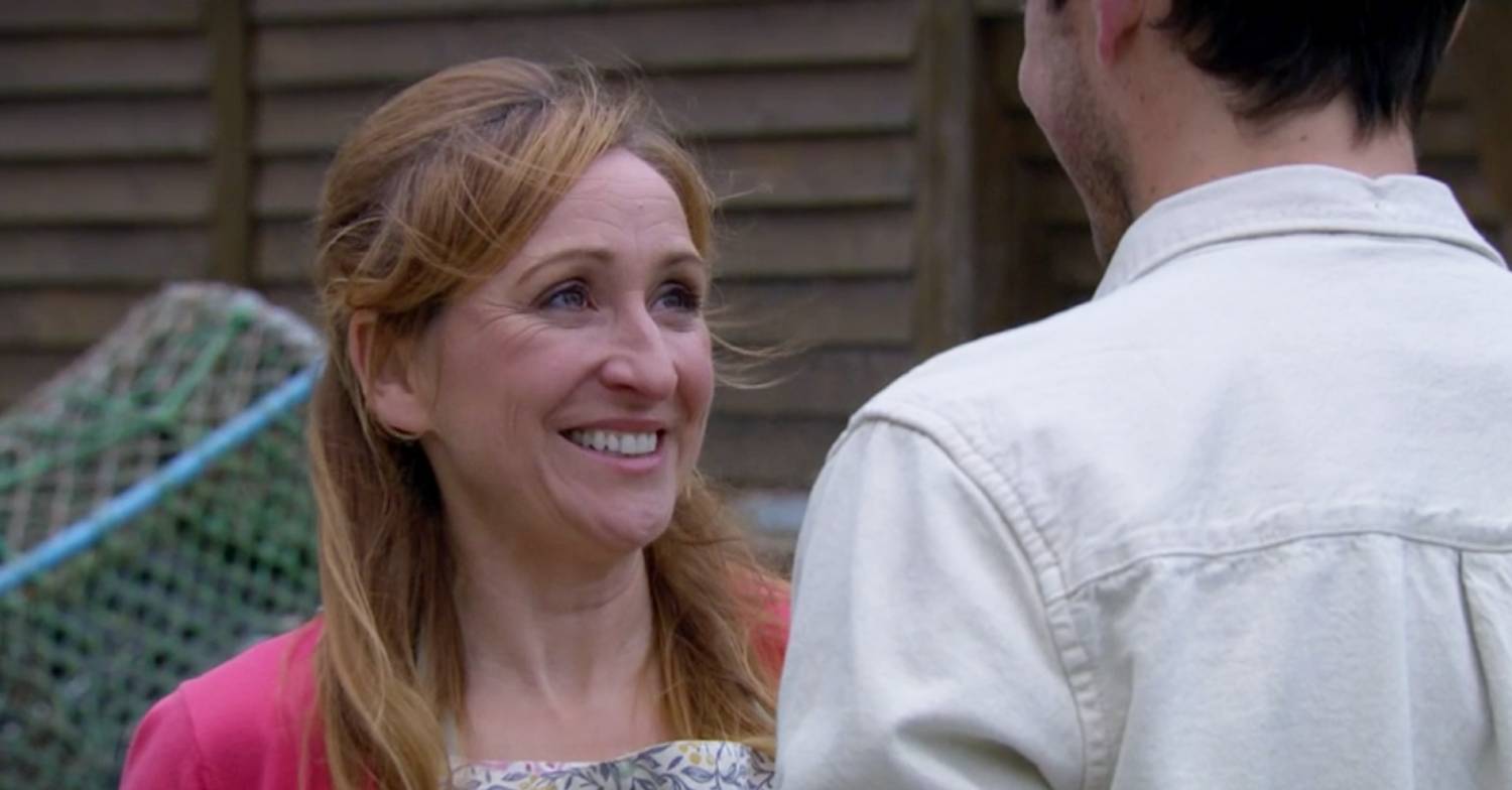 Emmerdale Kit chats up Laurel