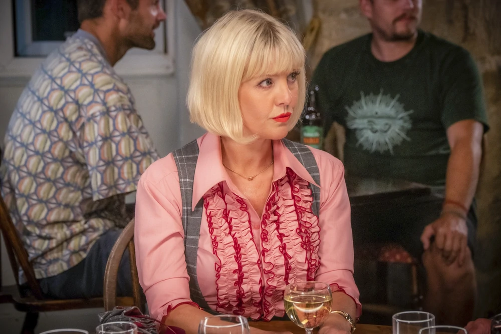 Agatha Raisin books in order, Ashley Jensen in There Goes the Bride
