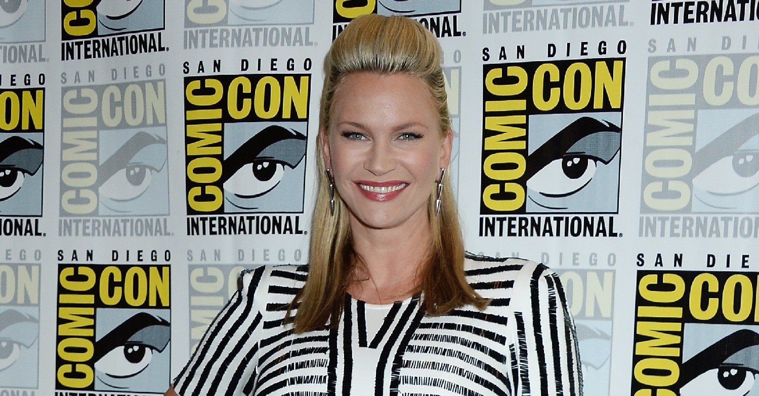 Natasha Henstridge smiling at comic con