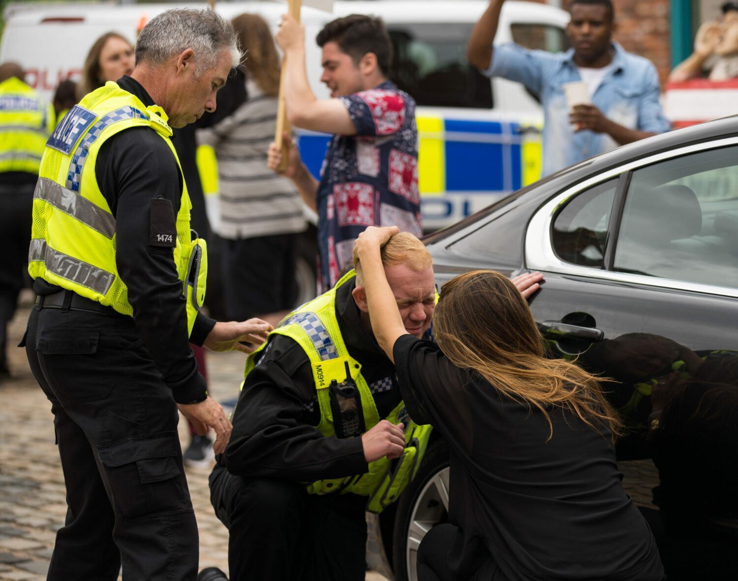 Coronation Street Carla protecting Craig