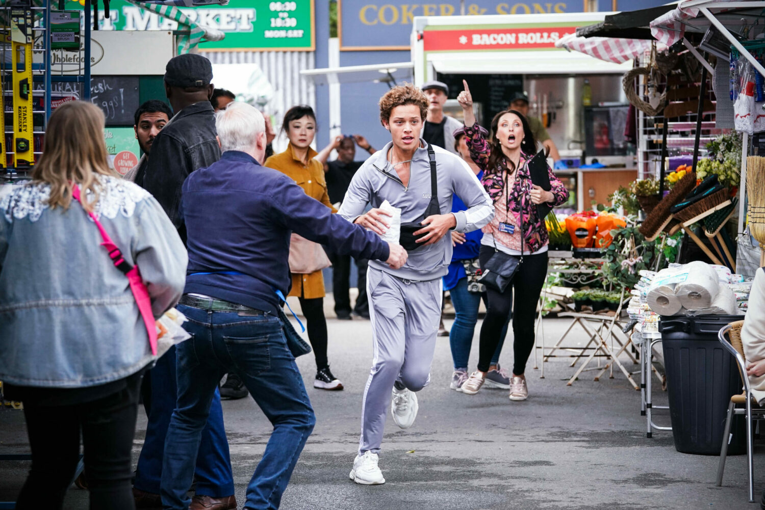 EastEnders Freddie Slater stealing from the market
