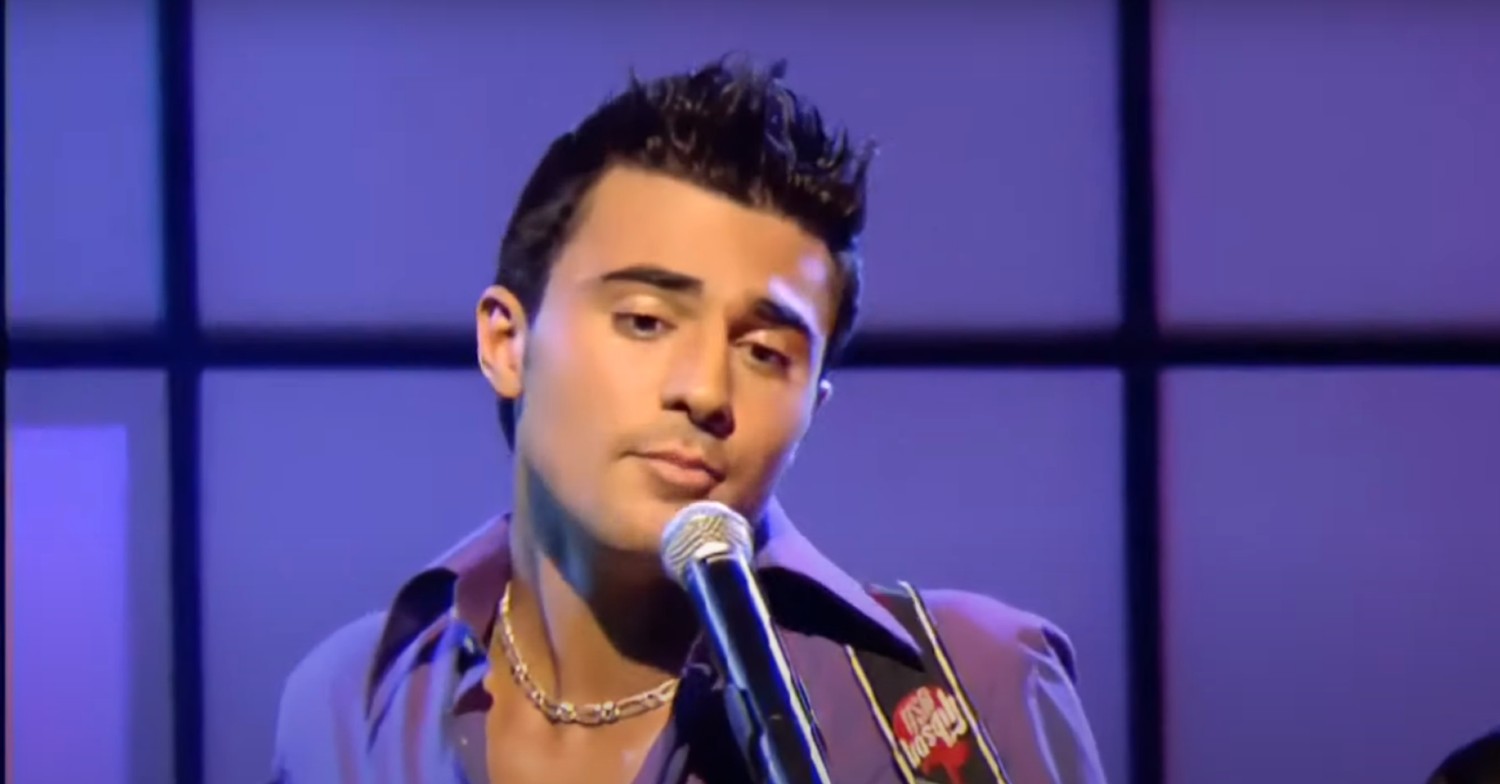 Darius Danesh singing