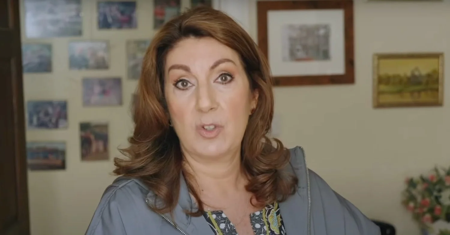 Jane McDonald speaking to camera