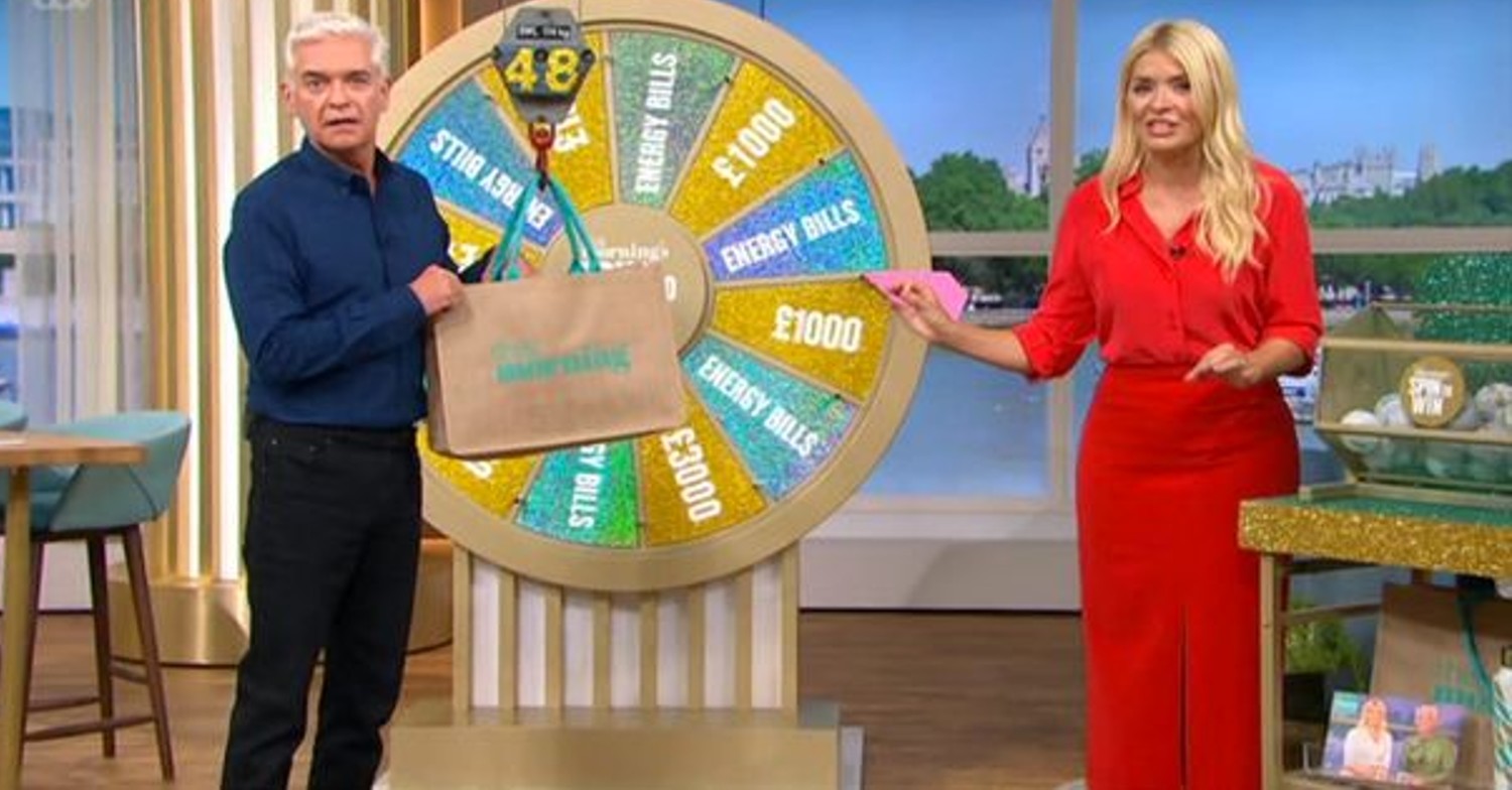 Phillip Schofield and Holly Willoughby on This Morning doing the competition