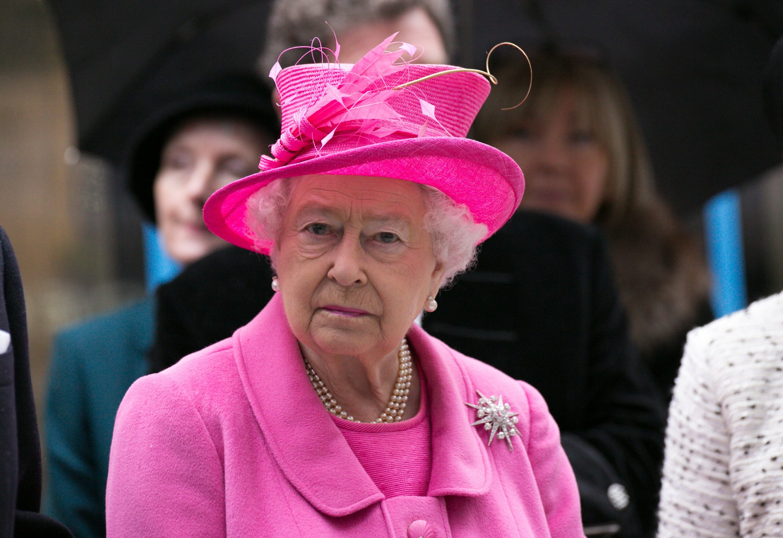 The Queen in all pink outfit