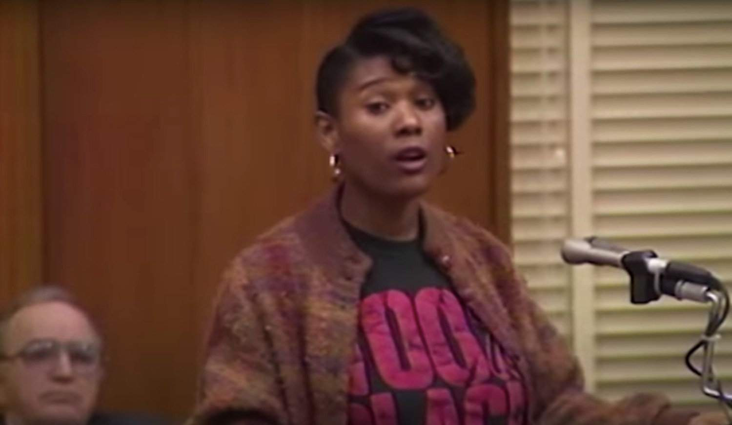 Rita Isbell tearing up at Jeffrey Dahmer's court hearing 