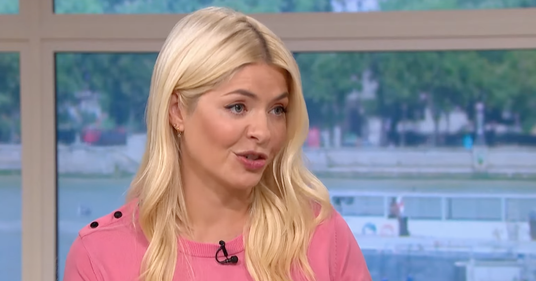 Holly Willoughby on This Morning wearing pink