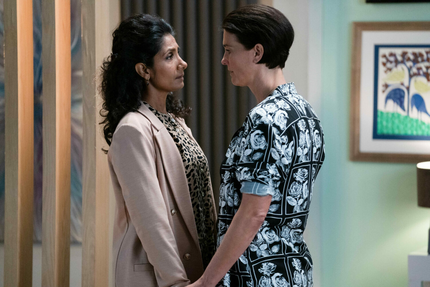 Suki and Eve holding hands