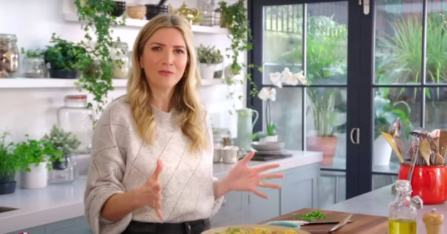 Lisa Faulkner likes to spend time with her family in the kitchen