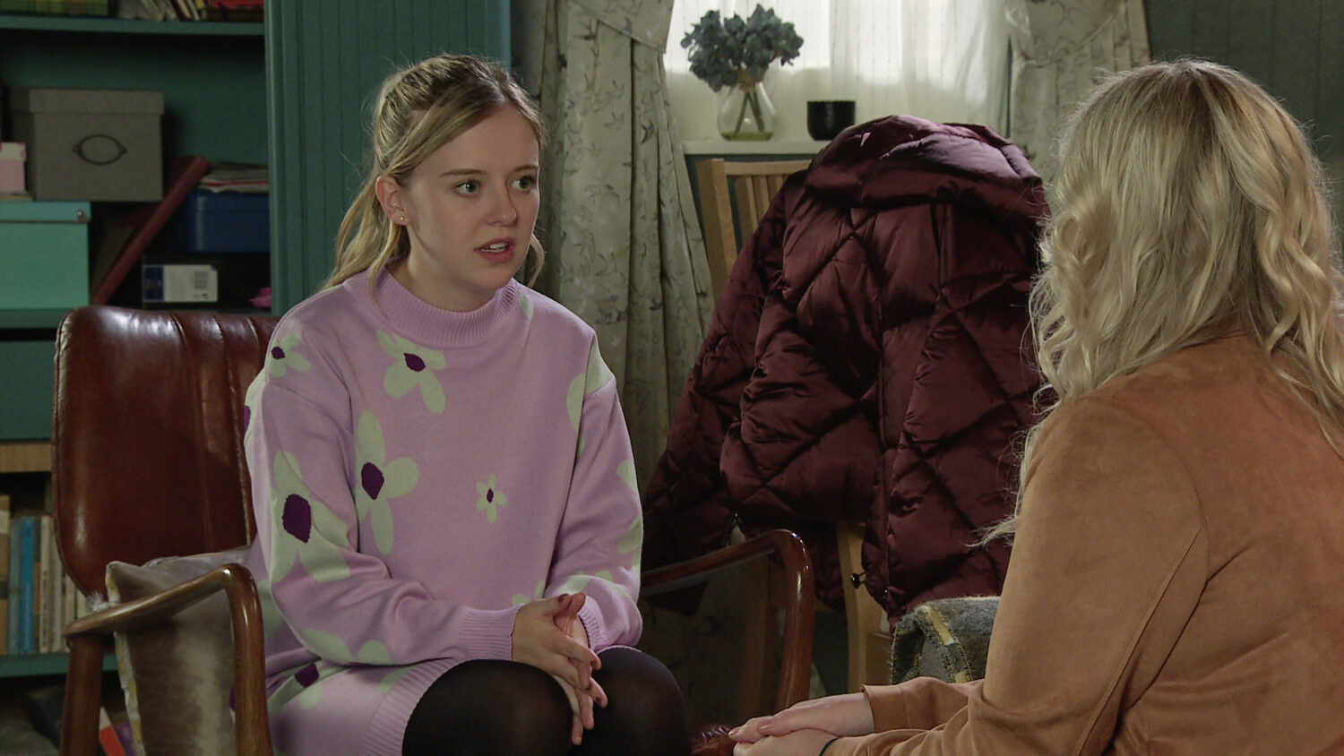Summer look worried as she talks to Esther in Coronation Street