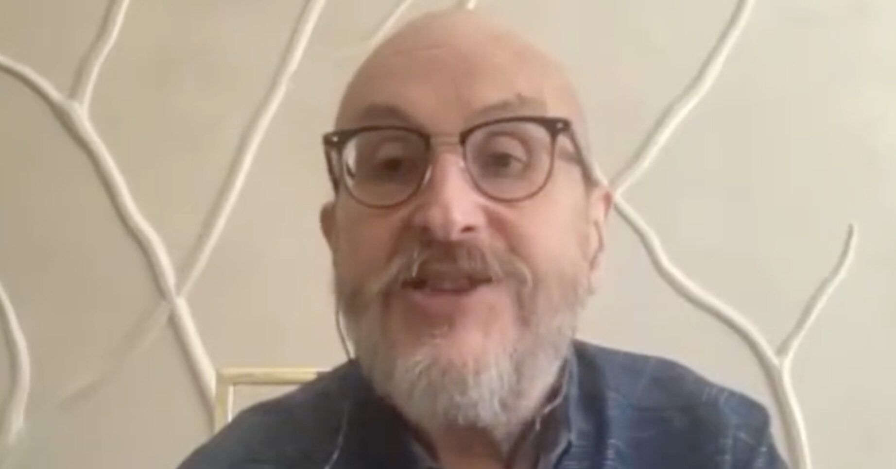 Dave Myers on ITV wearing glasses