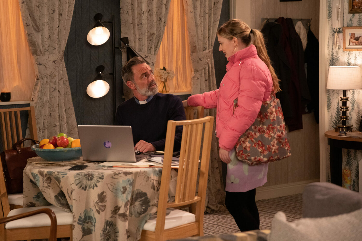 Corrie's Summer smiling at a worried Billy