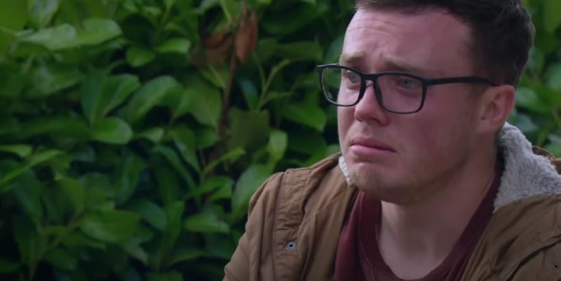 Vinny crying in Emmerdale 