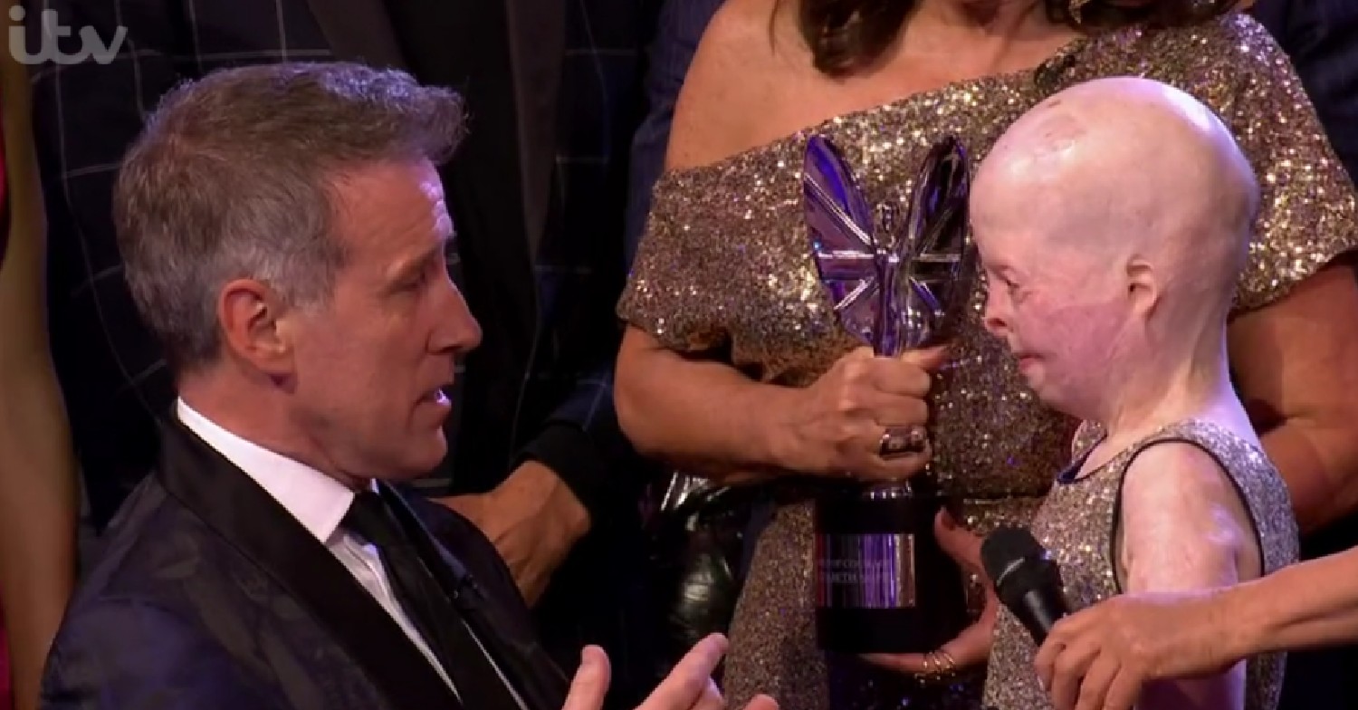 Anton Du Beke speaking to Elizabeth at Pride of Britain 2022