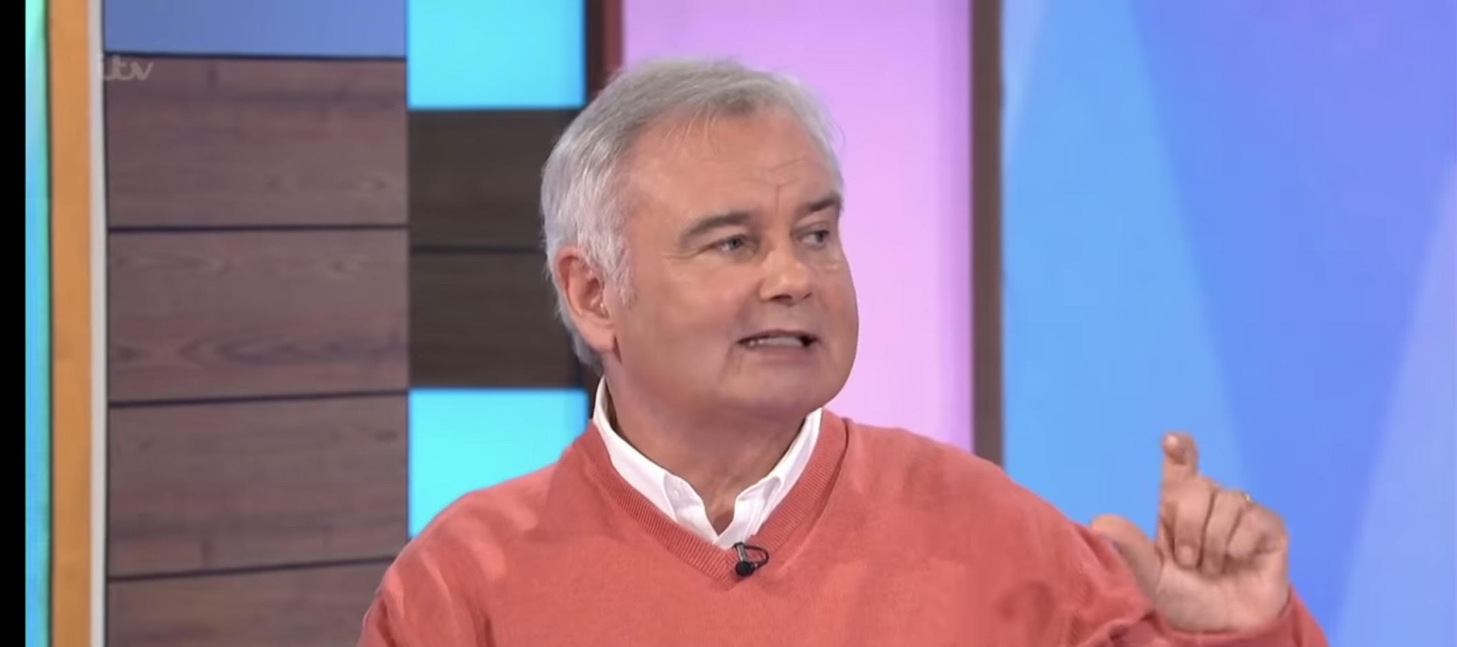 Eamonn Holmes explaining his point on Loose Women