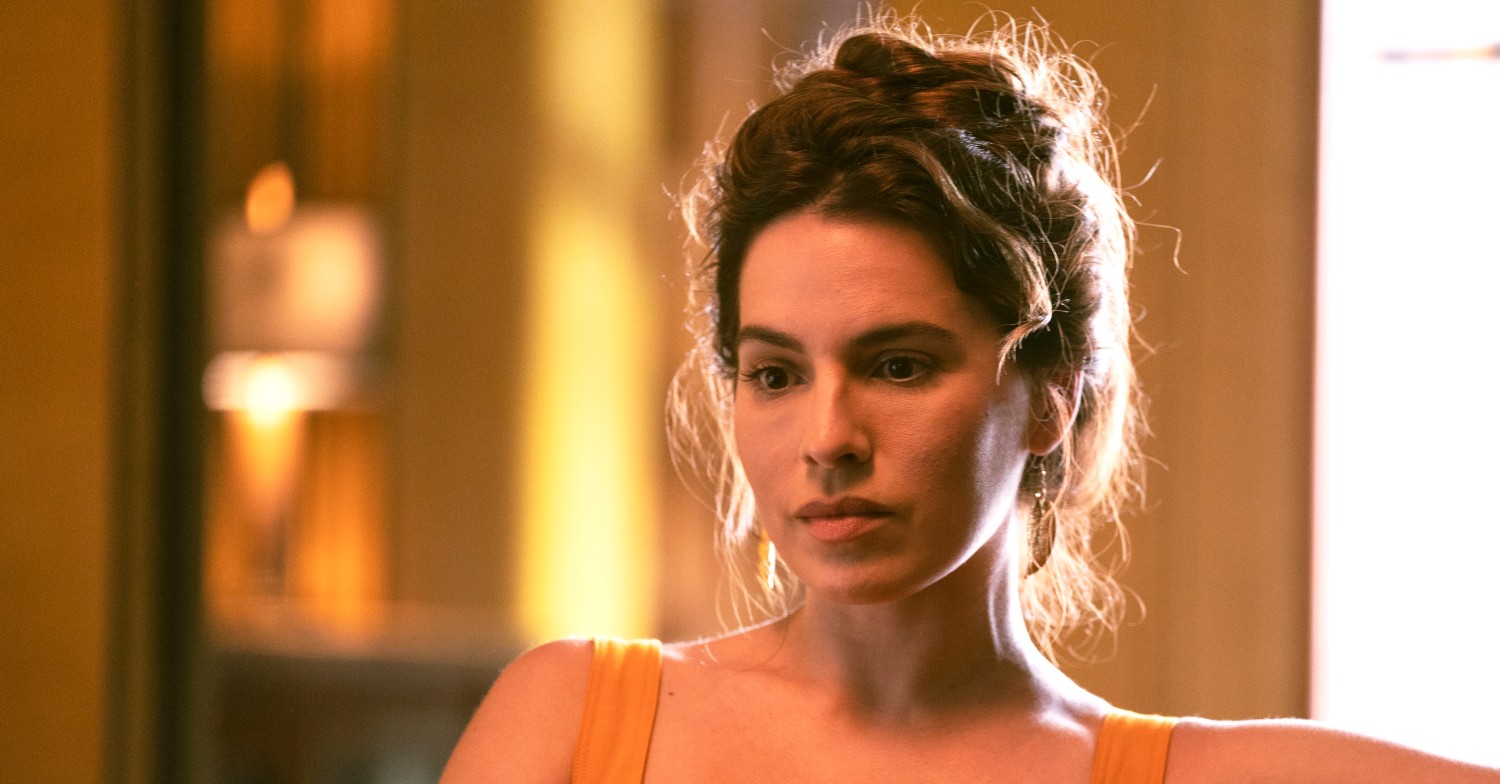 Melia Kreiling as Amandine in Mammals