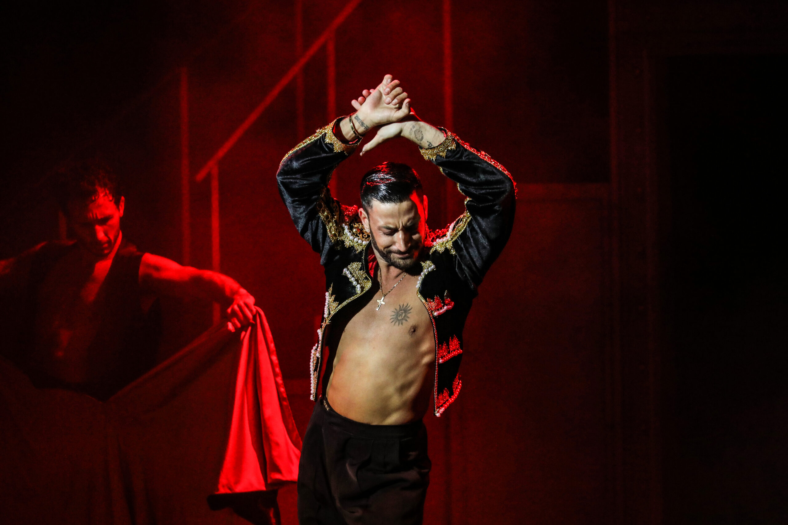 Strictly star Giovanni Pernice dancing with his shirt off
