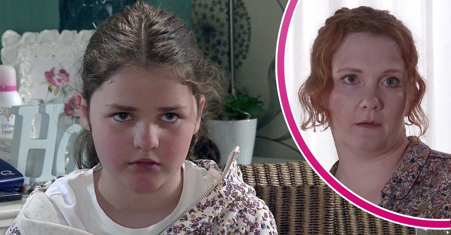 Hope looking angry and Fiz looking shocked in Coronation Street