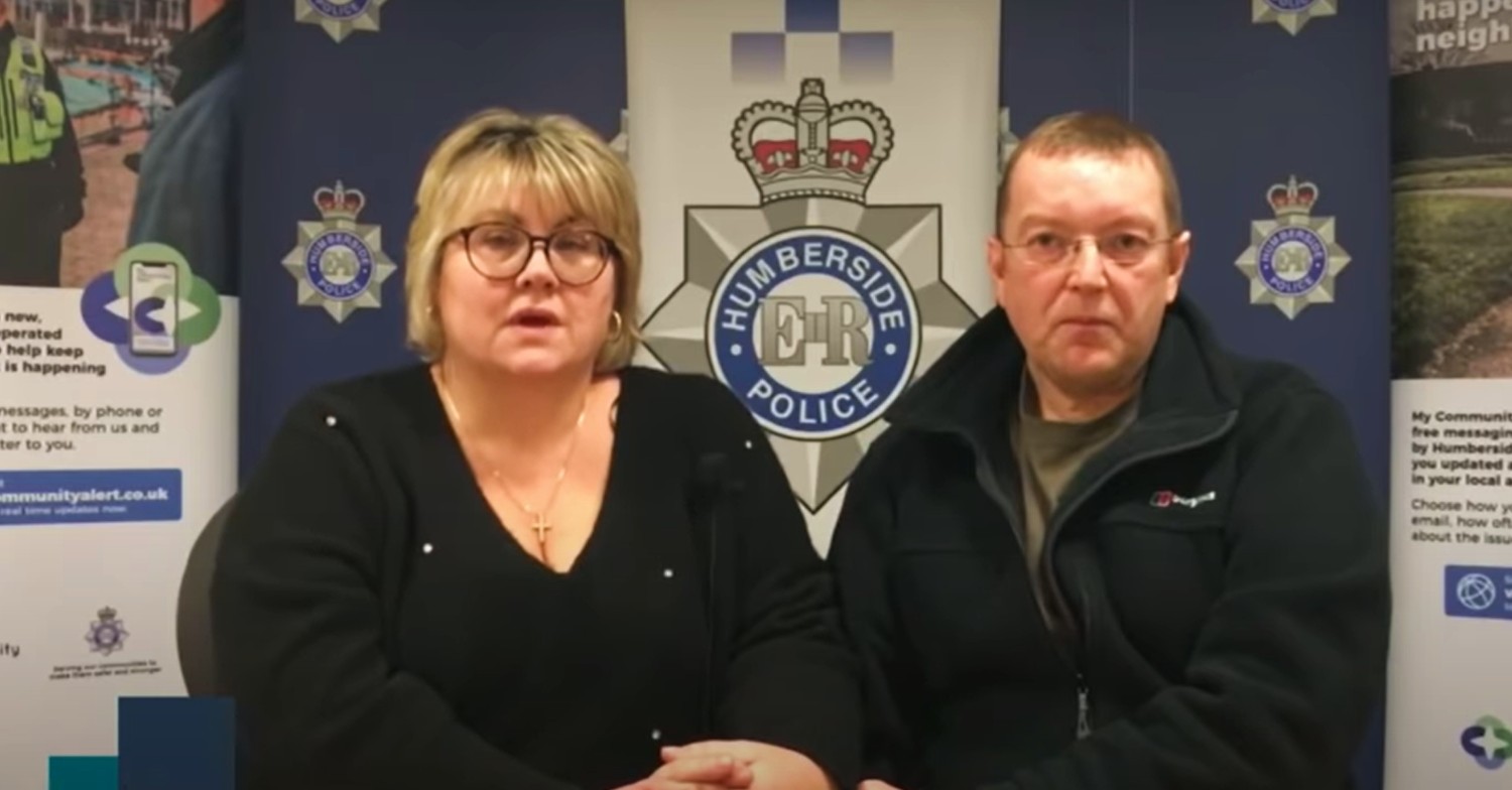 Lisa and Russell Squire sitting together