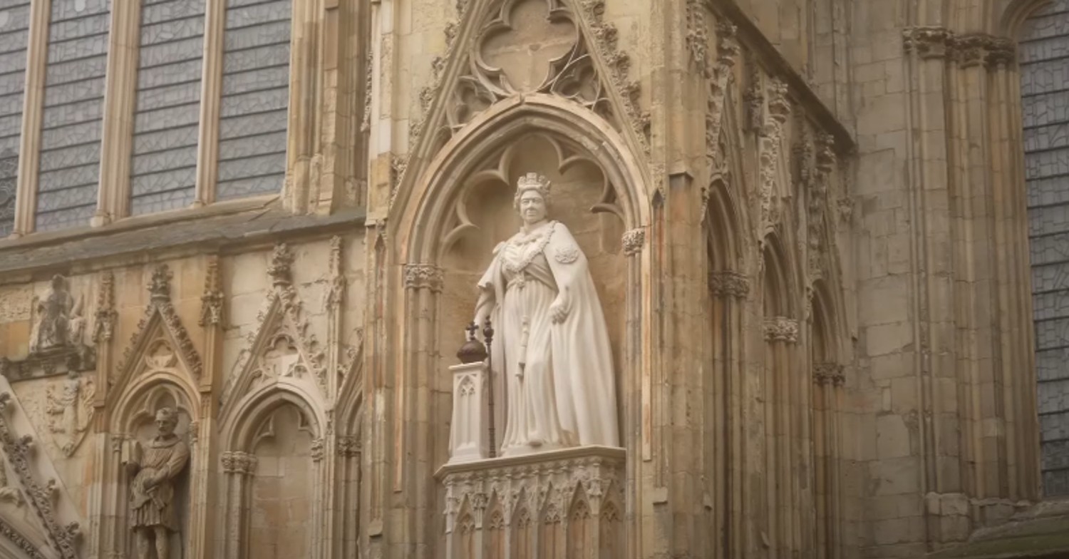 King Charles unveils Queen Elizabeth II statue in York to fan acclaim