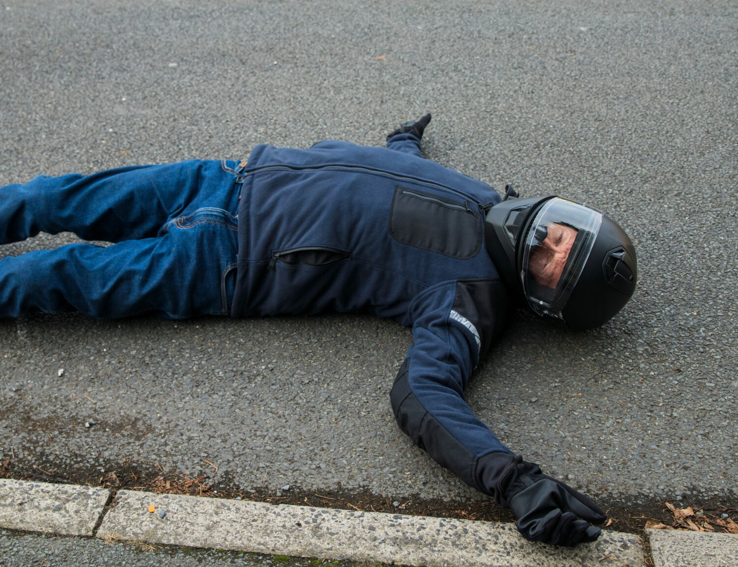 Coronation Street's Stephen Reid lies sprawled in the road - is he okay?