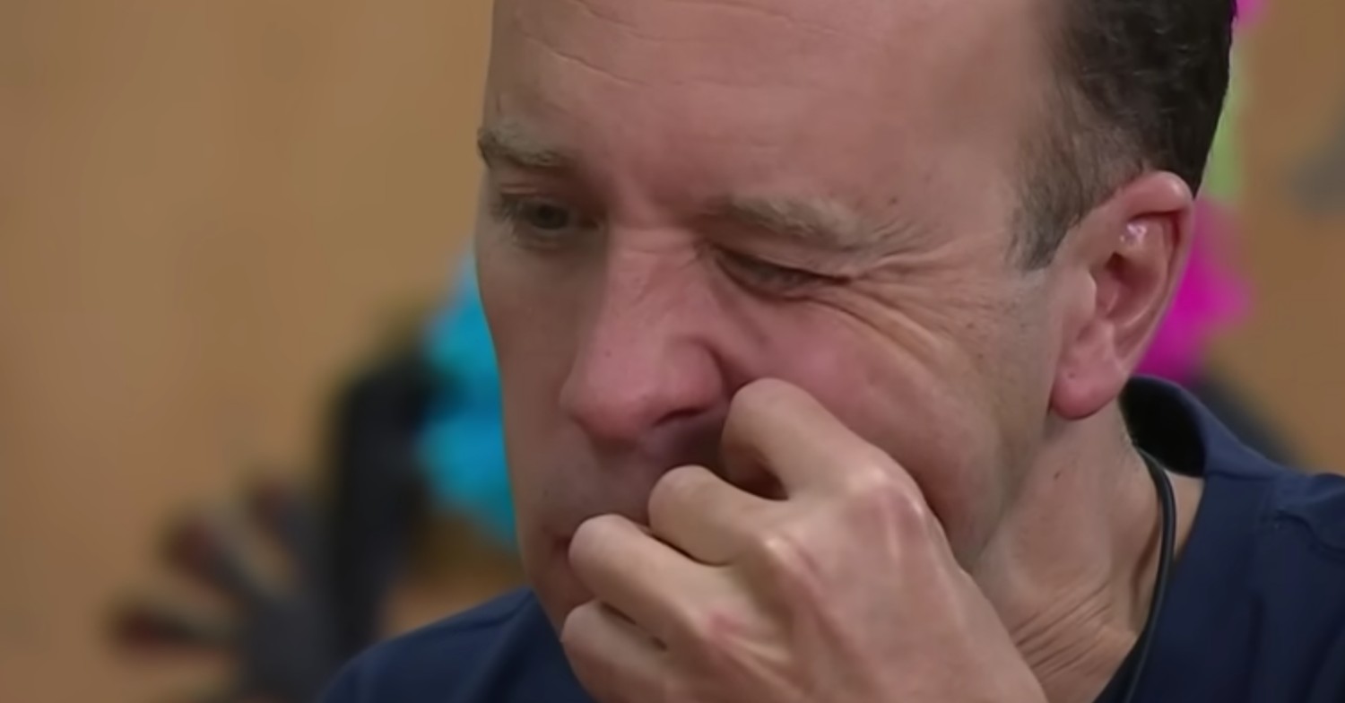 Matt Hancock eating insects in the La Cucarache cafe trial 