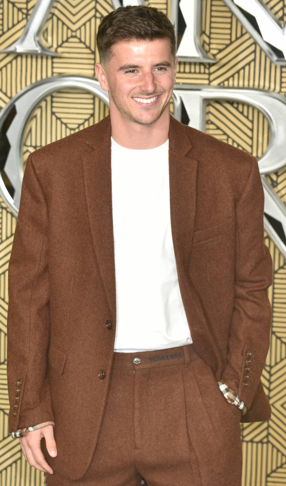 Mason Mount plays for England at the Qatar World Cup 2022