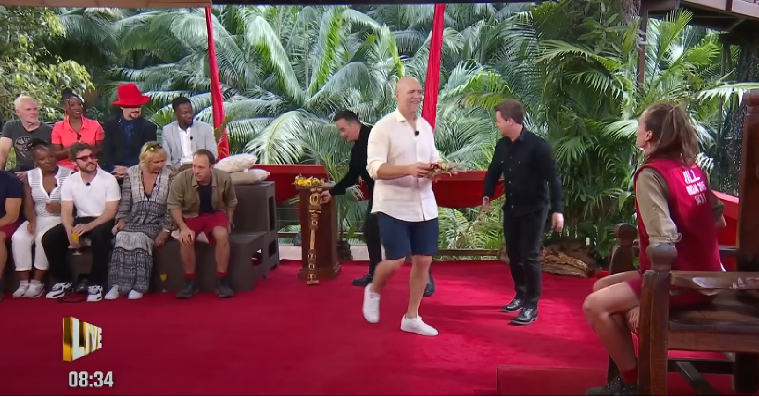I'm A Celebrity campmates, including Mike Tindall as Jill Scott wins