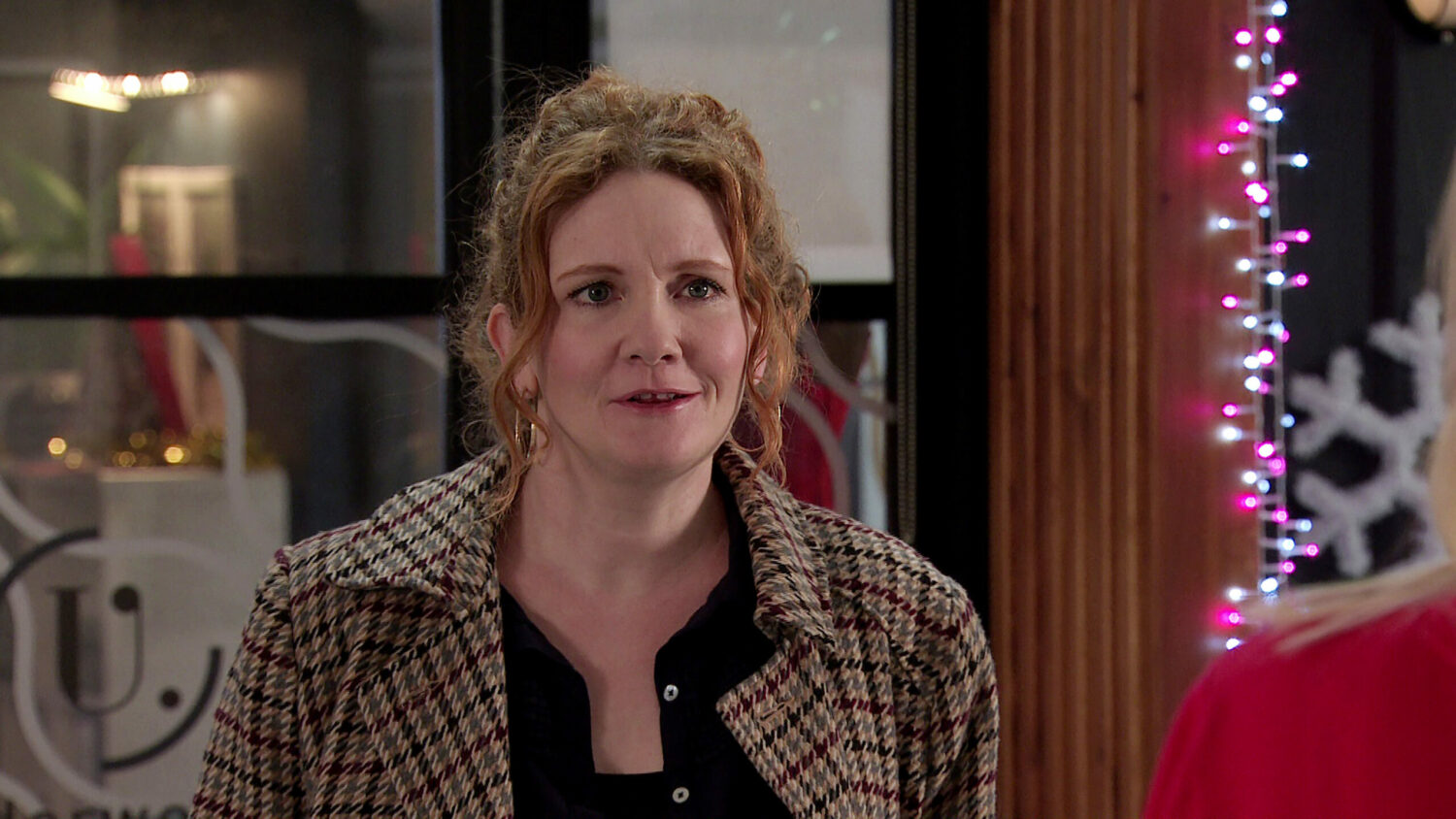 Fiz is at the factory in Coronation Street