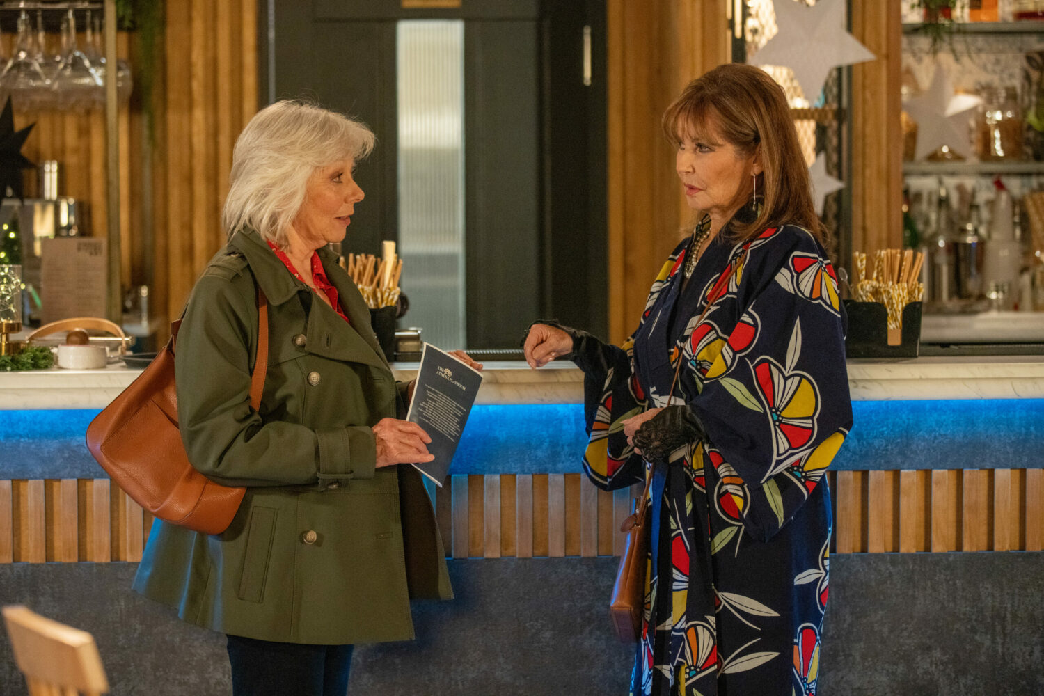 Wendy talks to Martha on Coronation Street