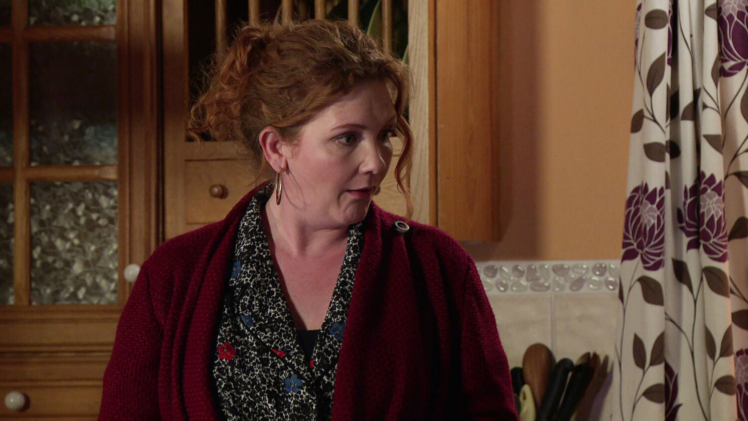 Fiz Stape looks surprised and concerned in Corrie