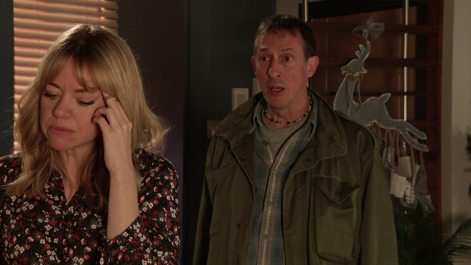 Coronation Street: Toyah touches her temple as Spider pleads with her