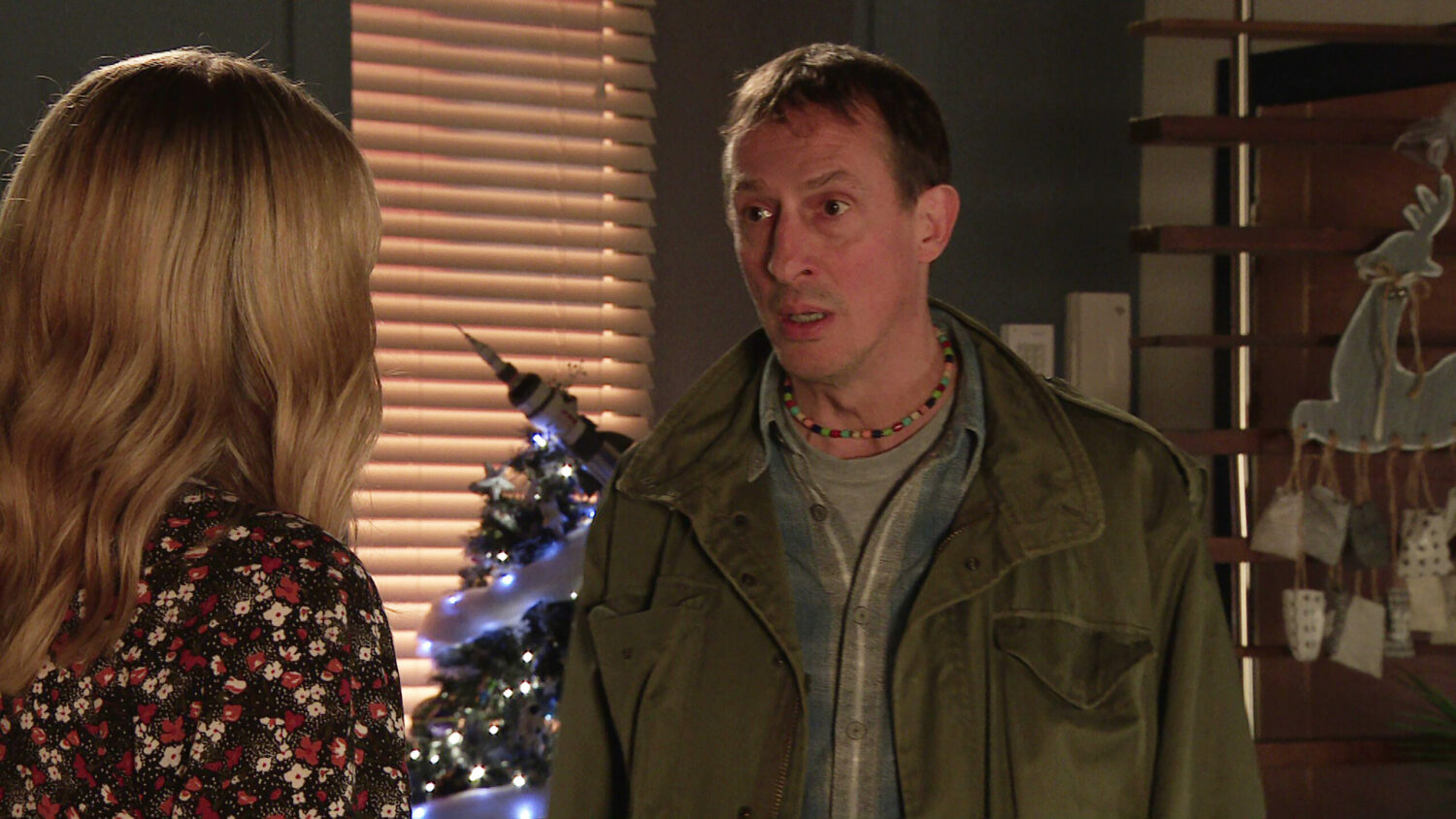 Spider looking worried at Toyah in Coronation Street 