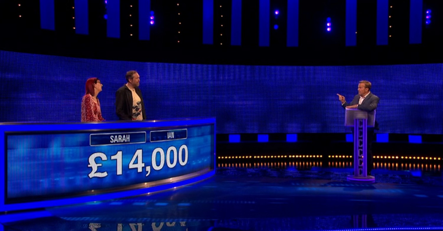 Bradley Walsh speaking to Ian and Sarah on The Chase 