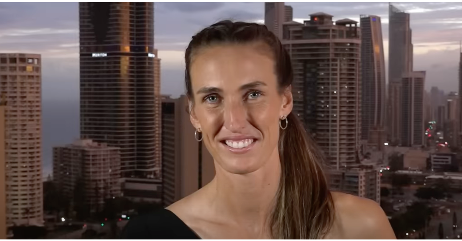 Jill Scott smiling at the camera